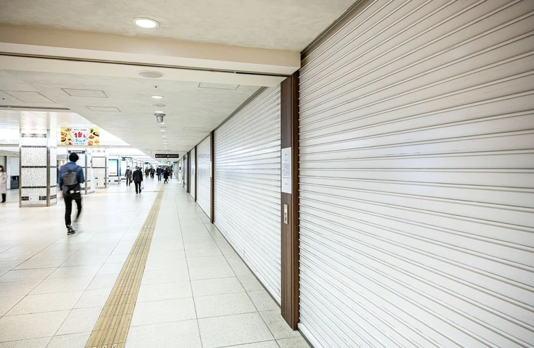 店舗のシャッター不具合 | 鹿児島のシャッター修理なら株式会社マルケイ